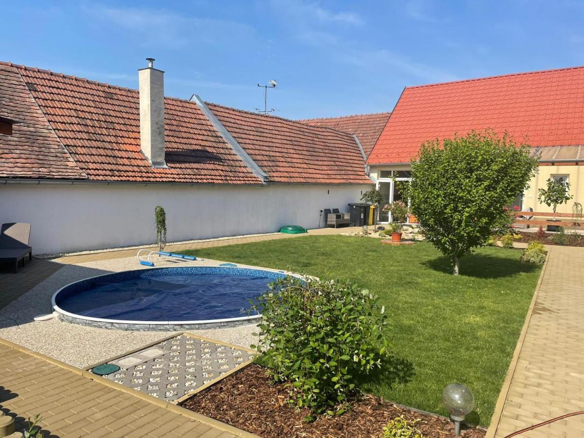 Apartmany U Palavy Přítluky Exterior foto